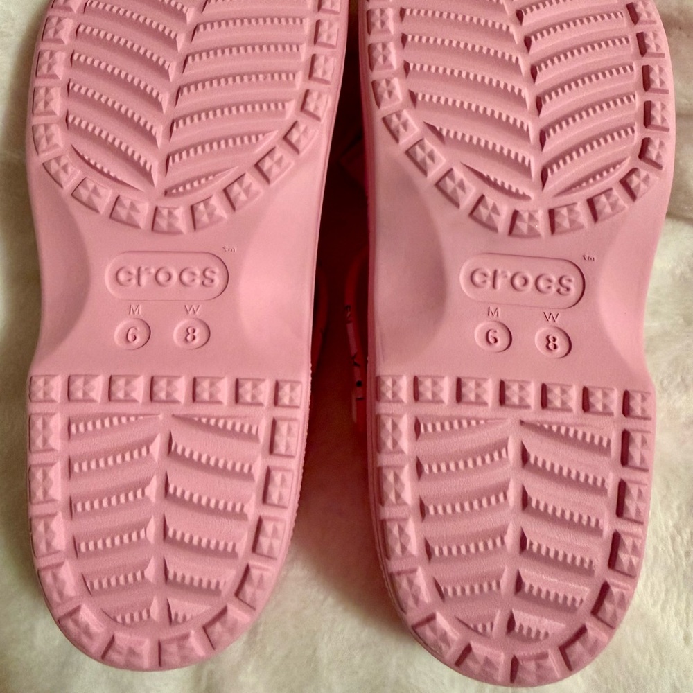 Crocs X Peanuts collab Mary Jane Clog NWT W8 M6 - Picture 8 of 13